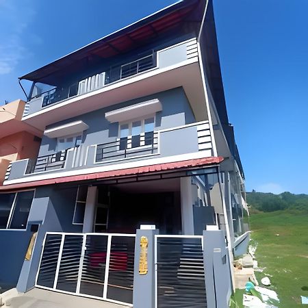 Cloudy Adobe Villa Madikeri Bagian luar foto