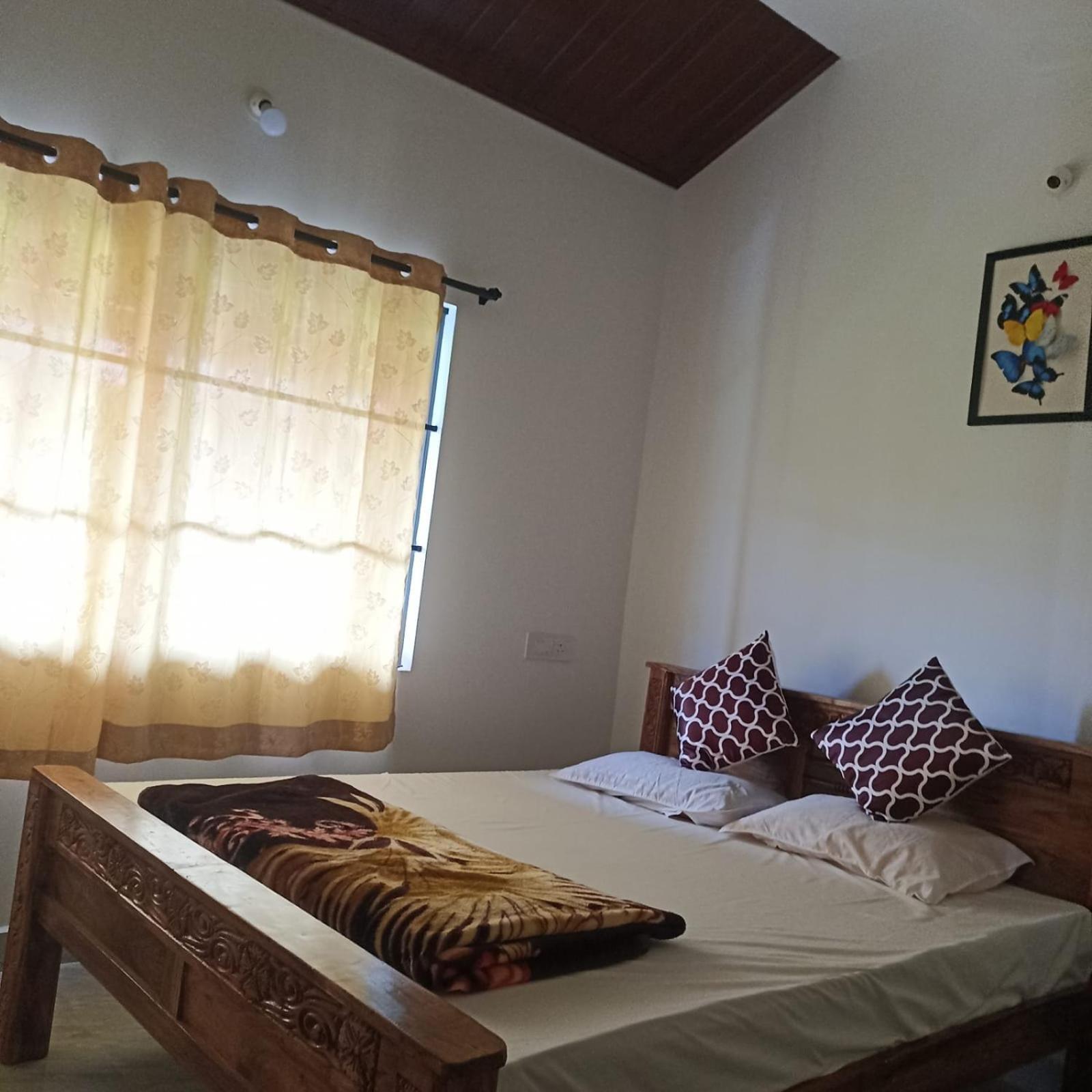 Cloudy Adobe Villa Madikeri Bagian luar foto